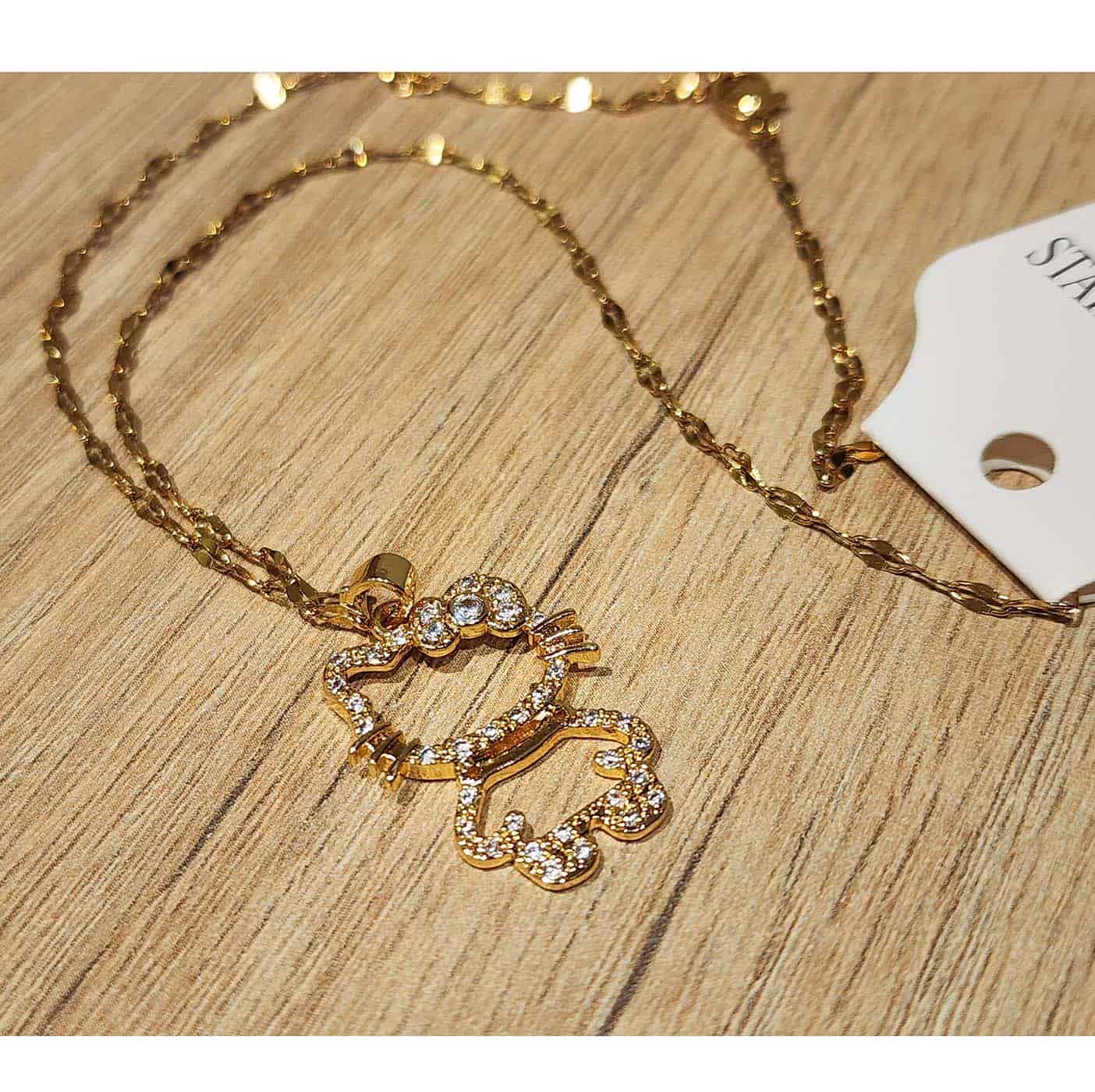 Collar Hello Kitty Sanrio - Acero de Titanio Dorado y Negro