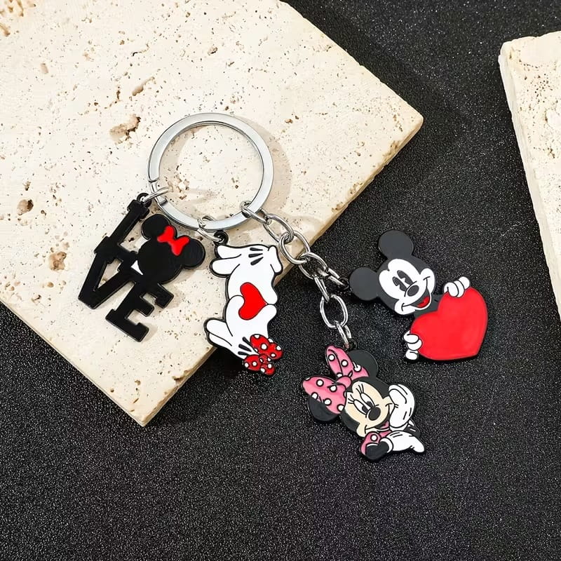 Llavero de Metal Disney Mickey y Minnie con Colgante Corazón
