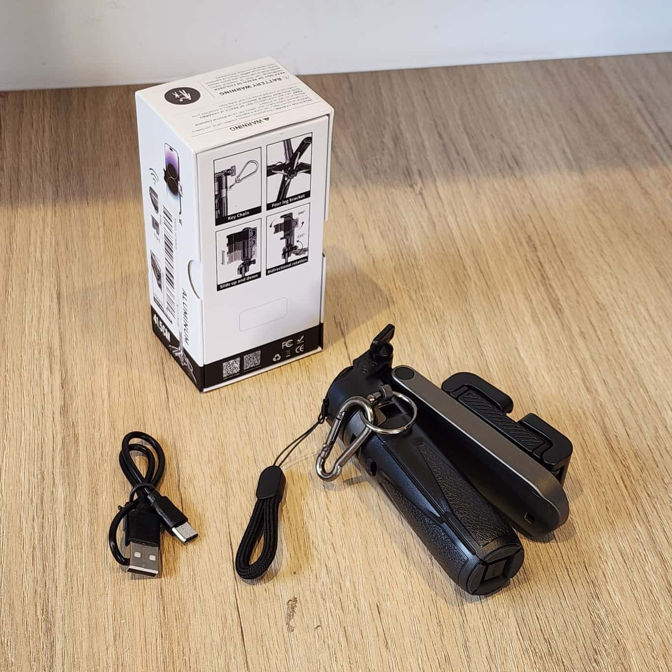 Selfie Stick 3 en 1 de Aluminio con Trípode y Control Bluetooth Negro