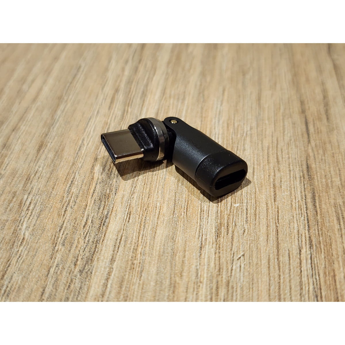 Adaptador USB-C 240W Giratorio 540° con LED