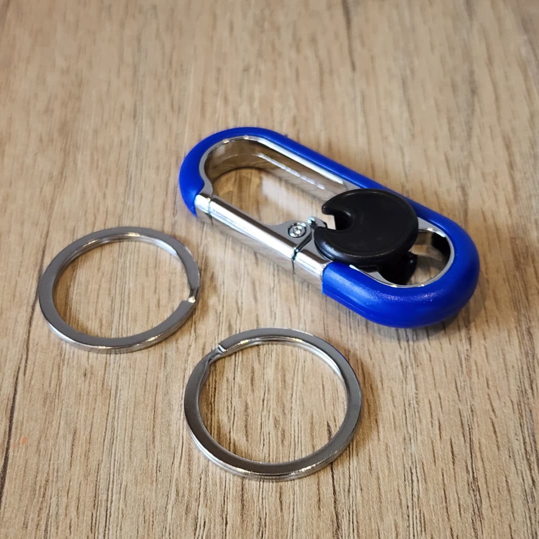 Llavero Mosquetón Smart de Aluminio – Doble Anillo, Azul, Minimalista