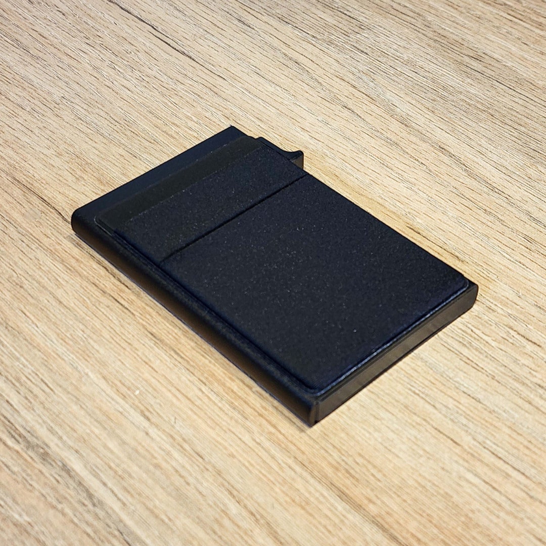 Billetera Inteligente de Aluminio - Tarjetero Anticlonación RFID - Elegante, Compacta, Ligera y Discreta - hasta 10 tarjetas - Negro